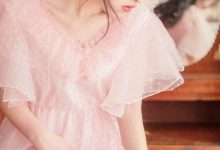 可爱甜美少女粉嫩养眼写真图片-妹子图