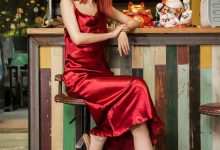 SIW斯文传媒 008 复古奢华绸缎露背绑带缎面酒红礼服（悦悦） [61P-214M]-妹子图