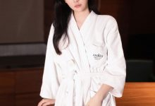 谢小蒽(幼幼)《和闺蜜唐宁宁戏水》原版写真 [80P-880MB]-妹子图