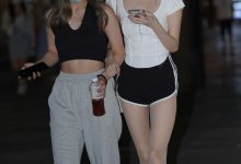 都市丽人白丝闺蜜【24P+1V-401MB】-妹子图