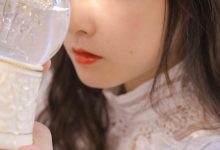 蕾丝裙美女清新复古写真图片-妹子图