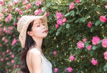 气质美女性感露背诱人写真图片-妹子图