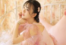 粉红美女丝袜长腿性感诱惑写真-妹子图