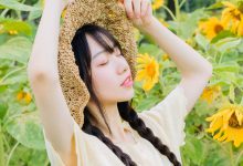 麻花辫美女清新文艺户外写真图片-妹子图