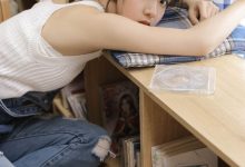 诱人背带裤美女尤物性感私房写真-妹子图