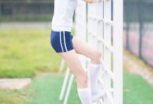 长腿美女白嫩诱人校园写真图片-妹子图