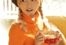 贝雷帽美女甜美清新性感写真-妹子图