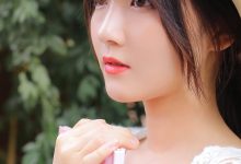 红唇美女萝莉白丝美腿性感户外写真-妹子图