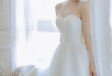 诱人美女吊带白丝美腿大胆迷人写真-妹子图