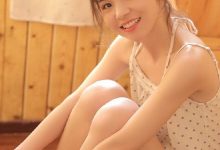 吊带美女性感美腿香肩浴室写真图片-妹子图