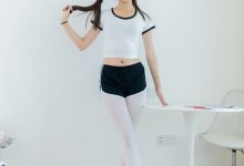 物恋传媒 No.2120 泡泡-落叶纷飞时 [150P1V-3.36GB]-妹子图