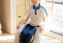 足愉心 NO.031 奶芙（搭配：校服、帆布鞋、白色棉袜、裸足）[110P+2V／15.4GB]-妹子图