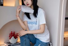 足愉心 NO.035 奶芙（搭配：白T恤、牛仔裤、运动鞋、白色棉袜、裸足）[115P+2V／19.2GB]-妹子图