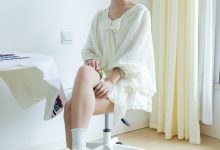 物恋传媒 No.2489 南南-板鞋、白棉袜、裸足 [150P1V-3.47GB]-妹子图