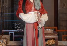 咬一口兔娘(Yiko湿润兔) –  快马加鞭·金莲迎春[96P+2V-2.09G]-妹子图