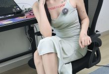 丝韵摄影 NO.3473 阿娇 明艳御姐风 正红色V-领无袖修身包臀裙-妹子图