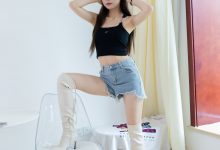物恋传媒 No.2786 泡泡-高跟长靴、白棉袜、裸足-妹子图